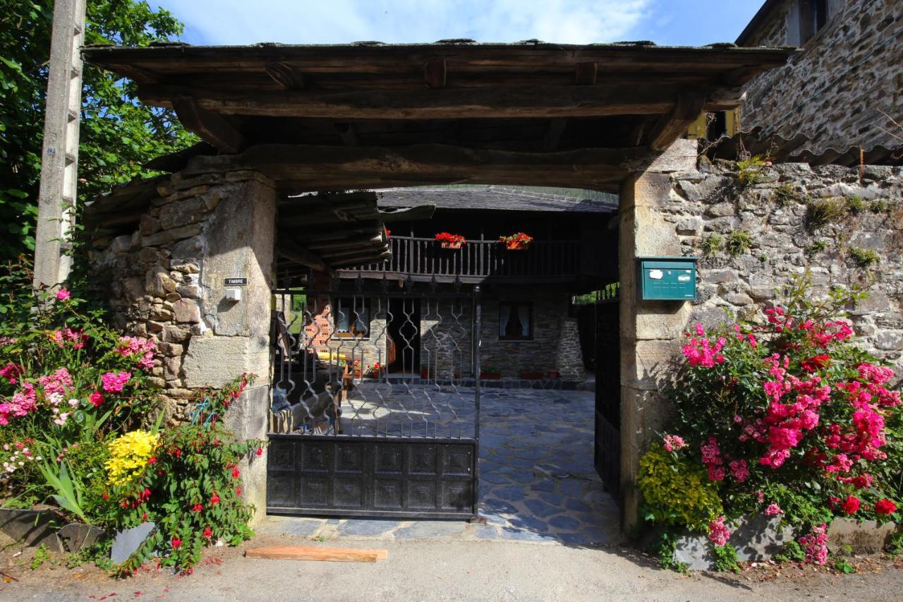 Casa Rural Madreselva 2 Navelgas Exterior photo